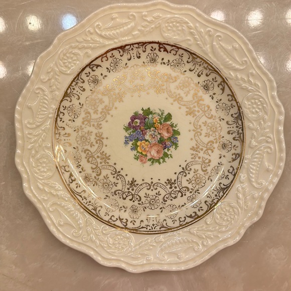 Adam Steubenville Other - Vintage Adam Steubenville Antiques Plate